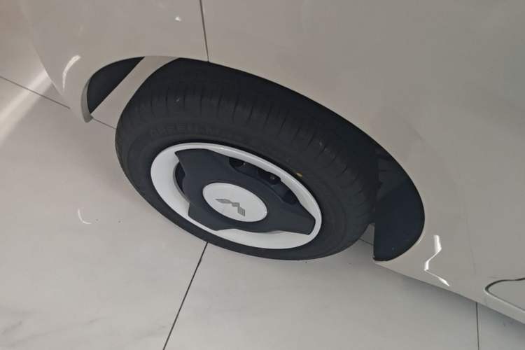Used Wuling Hongguang MINIEV 2024 3rd Generation 215km Youth Edition Right Rear Wheel Hub