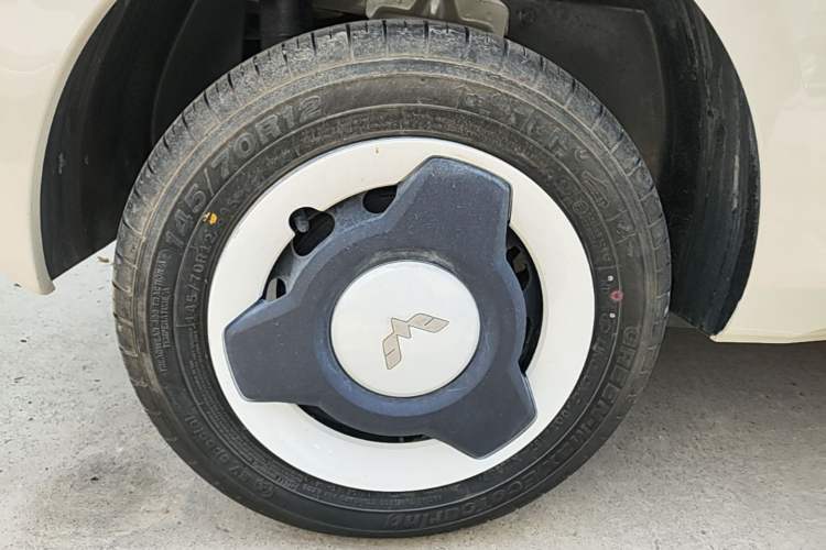 Used Wuling Hongguang MINIEV 2024 3rd Generation 215km Youth Edition Right Rear Wheel Hub
