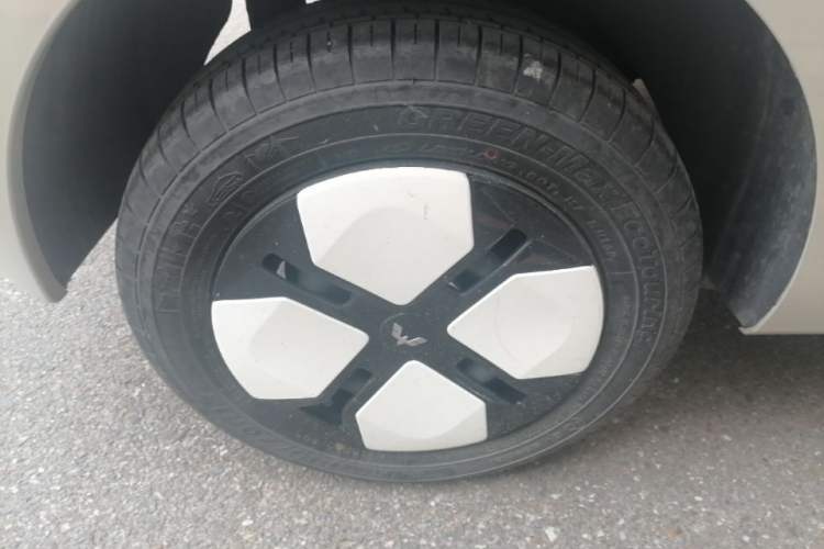 Used Wuling Hongguang MINIEV 2024 3rd Generation 215km Advanced Version Right Rear Wheel Hub