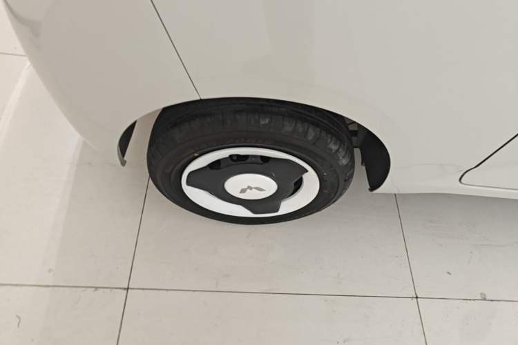 Used Wuling Hongguang MINIEV 2024 3rd Generation 215km Youth Edition Right Rear Wheel Hub