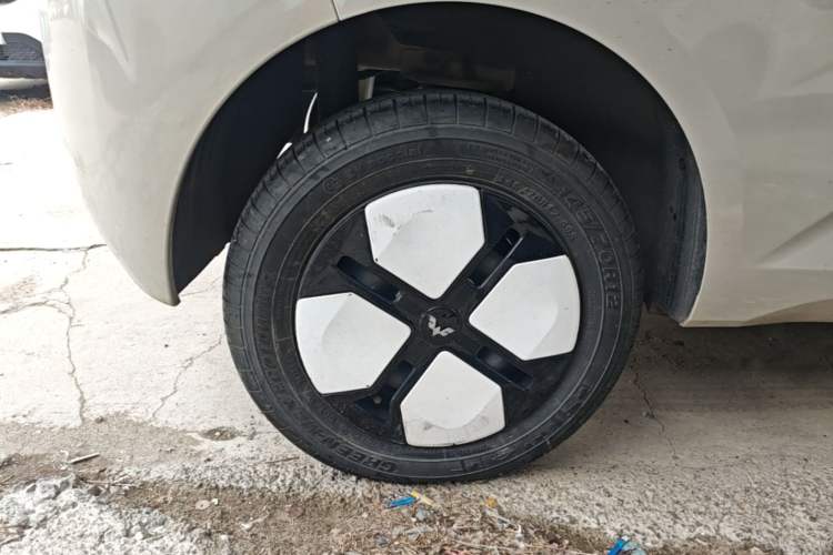 Used Wuling Hongguang MINIEV 2024 3rd Generation 215km Advanced Version Right Rear Wheel Hub