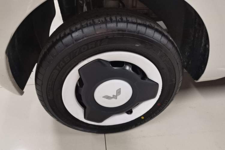 Used Wuling Hongguang MINIEV 2024 3rd Generation 215km Youth Edition Right Rear Wheel Hub