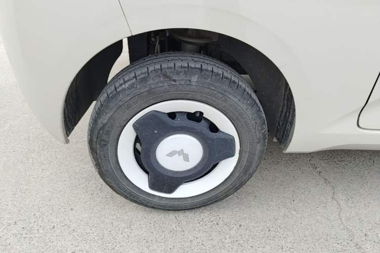 Used Wuling Hongguang MINIEV 2024 3rd Generation 215km Youth Edition Right Rear Wheel Hub