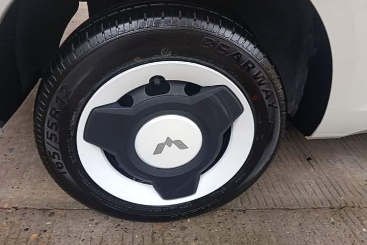 Used Wuling Hongguang MINIEV 2024 3rd Generation 215km Youth Edition Right Rear Wheel Hub