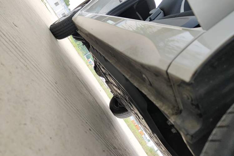 Used Wuling Hongguang MINIEV 2024 3rd Generation 215km Advanced Version Right Side Sill