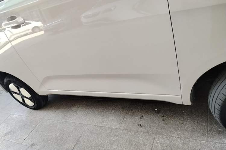Used Wuling Hongguang MINIEV 2024 3rd Generation 215km Advanced Version Right Side Sill