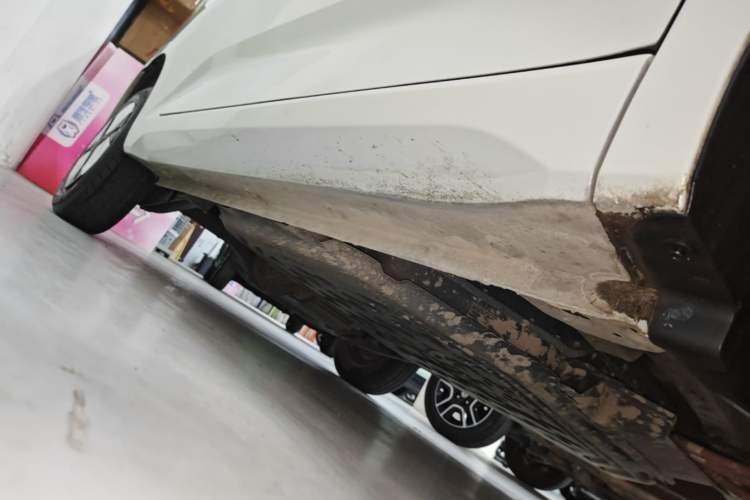 Used Wuling Hongguang MINIEV 2024 3rd Generation 215km Advanced Version Right Side Sill