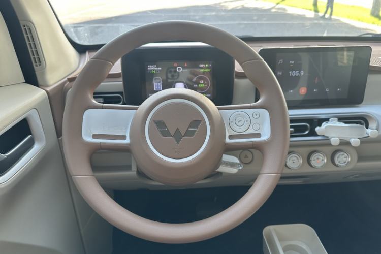 Used Wuling Hongguang MINIEV 2024 3rd Generation 215km Advanced Version Steering Wheel