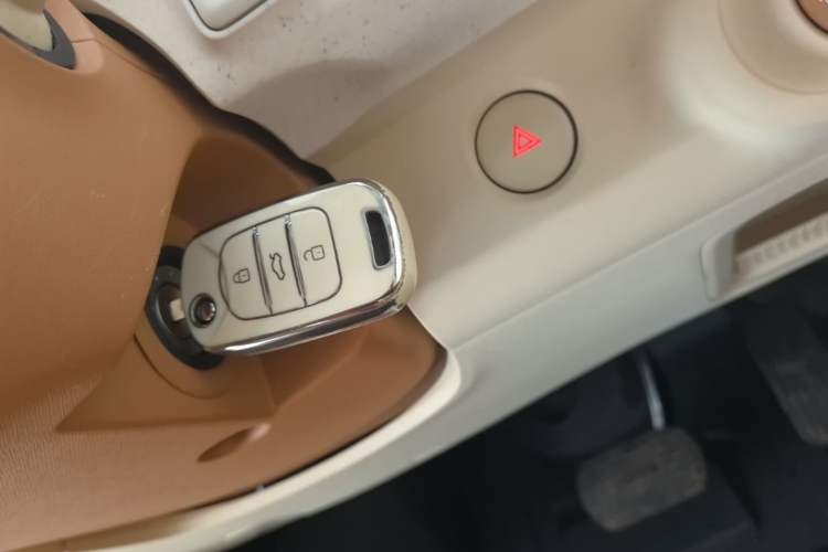 Used Wuling Hongguang MINIEV 2024 3rd Generation 215km Youth Edition Vehicle Key