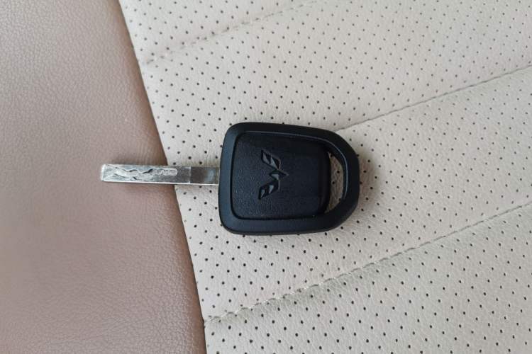 Used Wuling Hongguang MINIEV 2024 3rd Generation 215km Youth Edition Vehicle Key