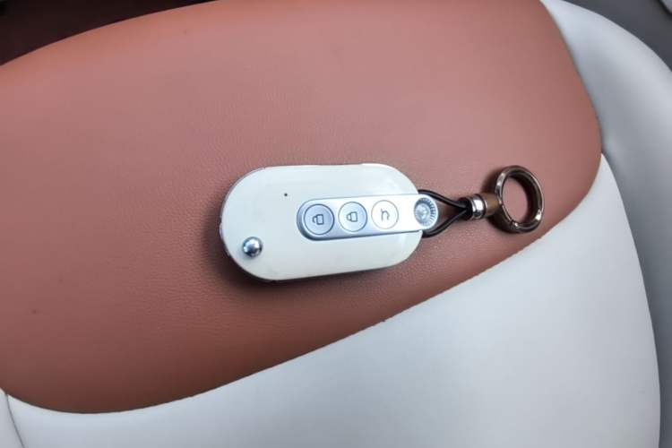 Used Wuling Hongguang MINIEV 2024 3rd Generation 215km Advanced Version Vehicle Key