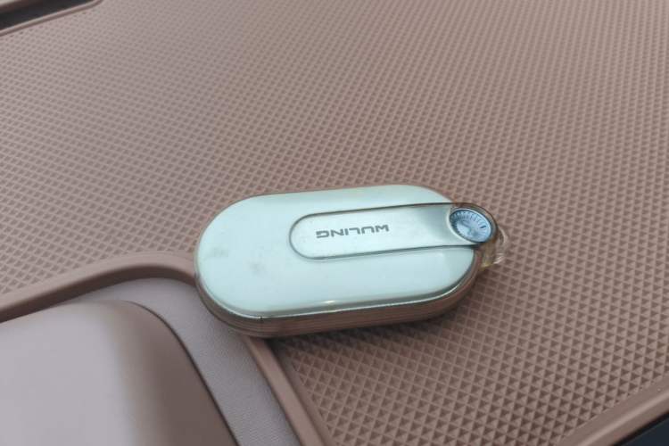 Used Wuling Hongguang MINIEV 2024 3rd Generation 215km Advanced Version Vehicle Key