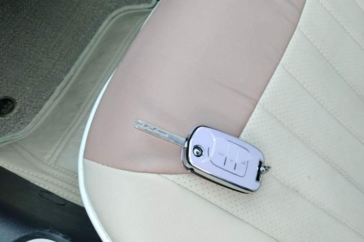 Used Wuling Hongguang MINIEV 2024 3rd Generation 215km Youth Edition Vehicle Key
