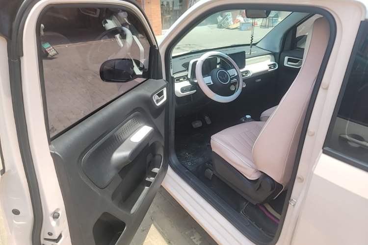 Used Wuling Hongguang MINIEV 2024 3rd Generation 215km Advanced Version Driver Seat