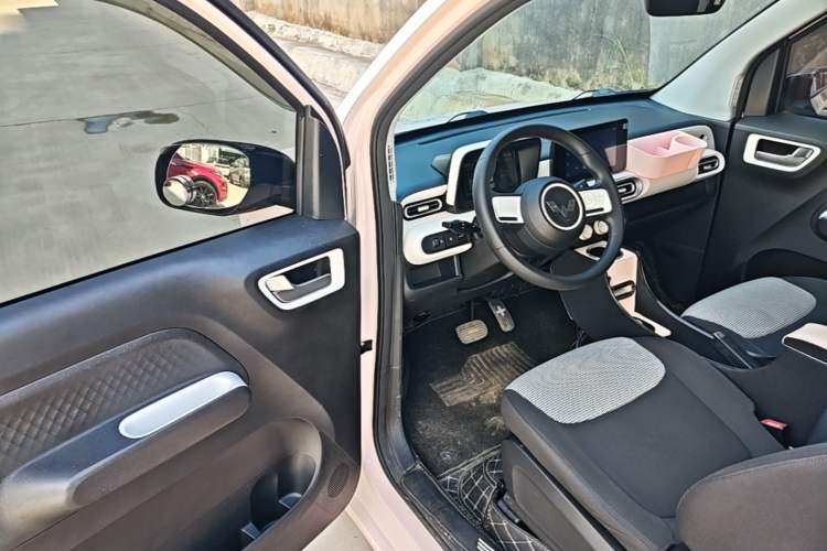 Used Wuling Hongguang MINIEV 2024 3rd Generation 215km Advanced Version Driver Seat