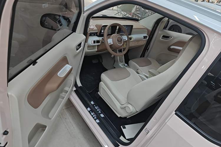 Used Wuling Hongguang MINIEV 2024 3rd Generation 215km Advanced Version Driver Seat