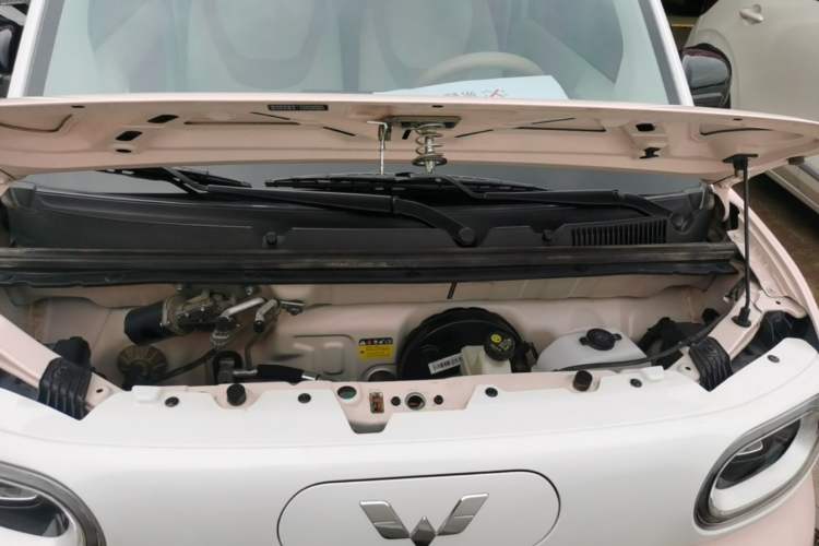 Used Wuling Hongguang MINIEV 2024 3rd Generation 170 km Engine Bay
