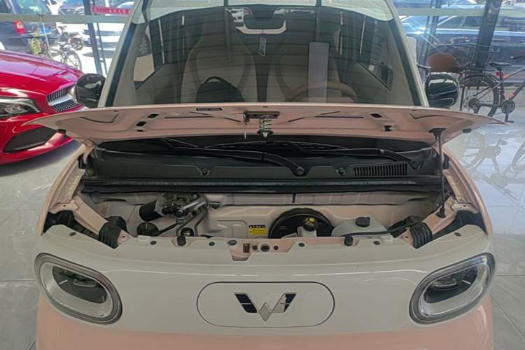 Used Wuling Hongguang MINIEV 2024 Third Generation 120 km Engine Bay