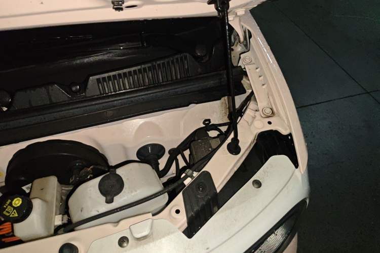 Used Wuling Hongguang MINIEV 2024 3rd Generation 215km Advanced Version Engine Bay Left