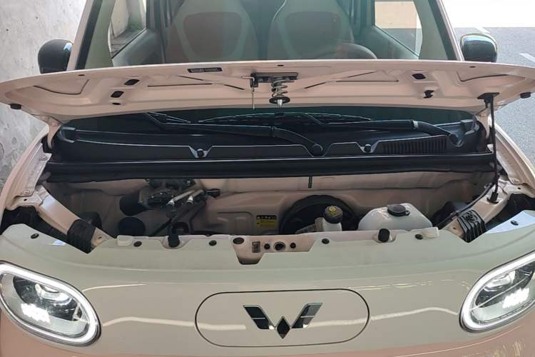 Used Wuling Hongguang MINIEV 2024 3rd Generation 215km Youth Edition Engine Bay