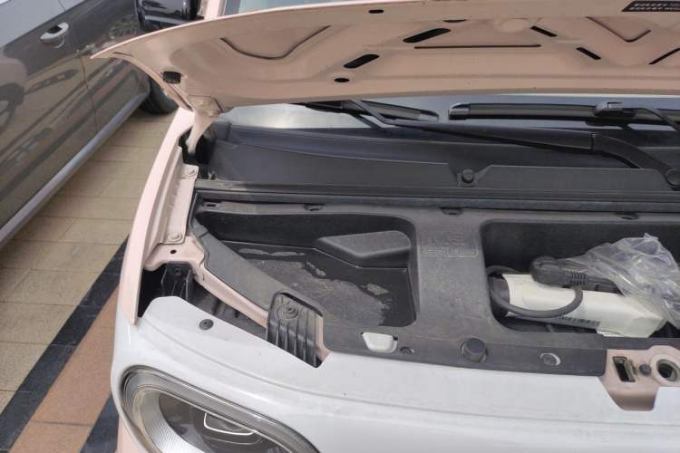 Used Wuling Hongguang MINIEV 2024 3rd Generation 215km Youth Edition Engine Bay Right