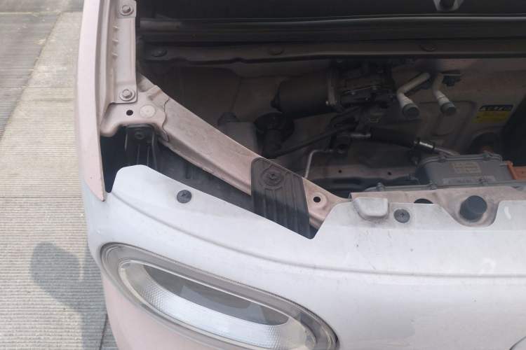 Used Wuling Hongguang MINIEV 2024 3rd Generation 215km Youth Edition Engine Bay Right