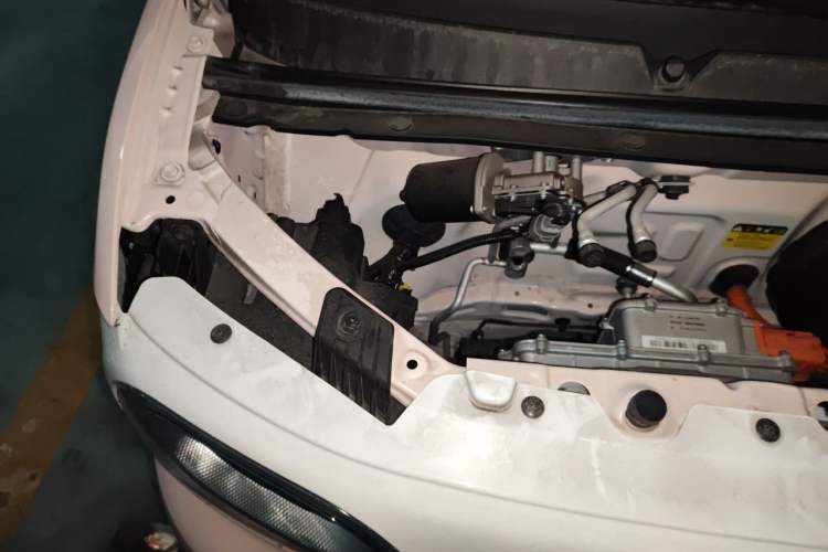 Used Wuling Hongguang MINIEV 2024 3rd Generation 215km Youth Edition Engine Bay Right