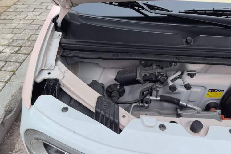 Used Wuling Hongguang MINIEV 2024 Third Generation 120 km Engine Bay Right