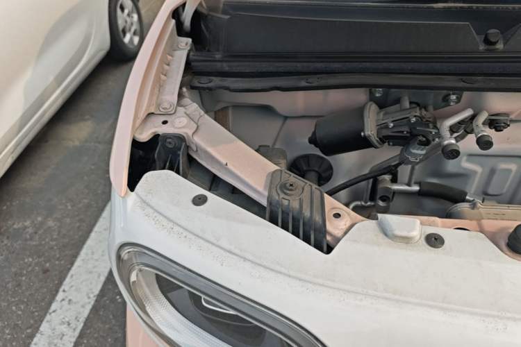 Used Wuling Hongguang MINIEV 2024 3rd Generation 215km Youth Edition Engine Bay Right