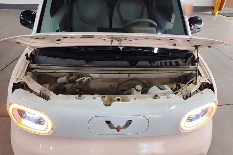 Used Wuling Hongguang MINIEV 2024 3rd Generation 170 km Engine Bay