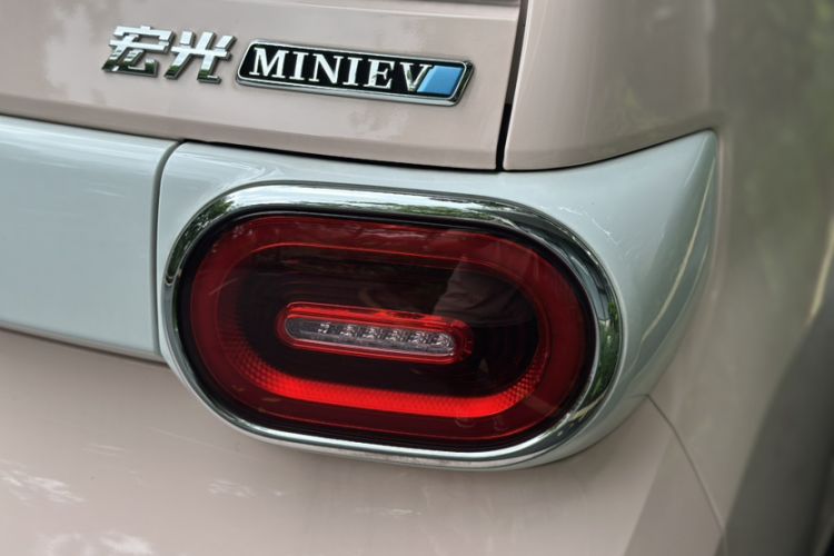 Used Wuling Hongguang MINIEV 2024 3rd Generation 215km Advanced Version Exterior 2
