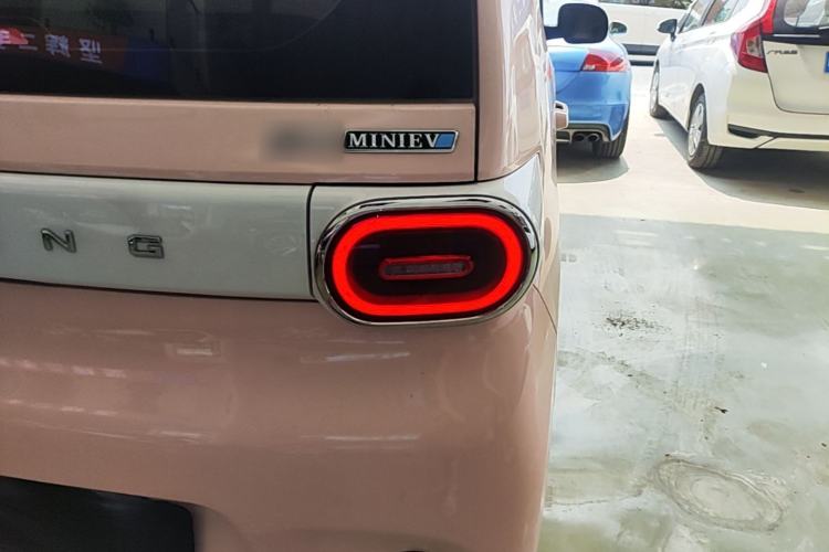Used Wuling Hongguang MINIEV 2024 3rd Generation 215km Advanced Version Exterior 2