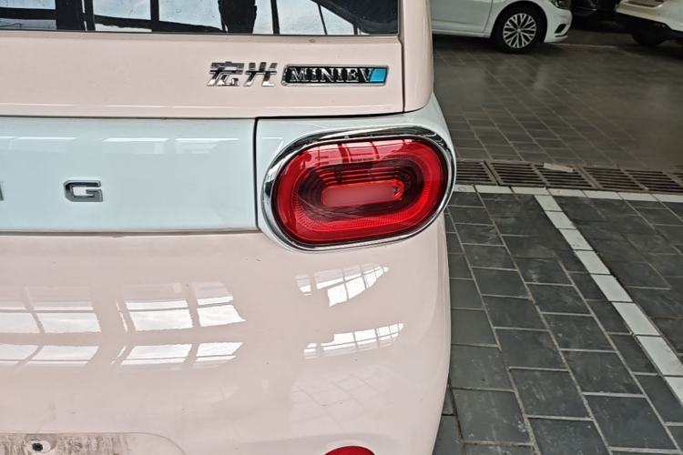 Used Wuling Hongguang MINIEV 2024 3rd Generation 215km Advanced Version Exterior 3