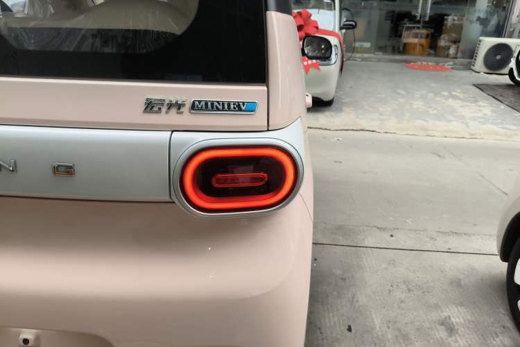 Used Wuling Hongguang MINIEV 2024 3rd Generation 215km Youth Edition Exterior 3