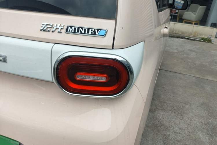 Used Wuling Hongguang MINIEV 2024 3rd Generation 215km Advanced Version Exterior 3