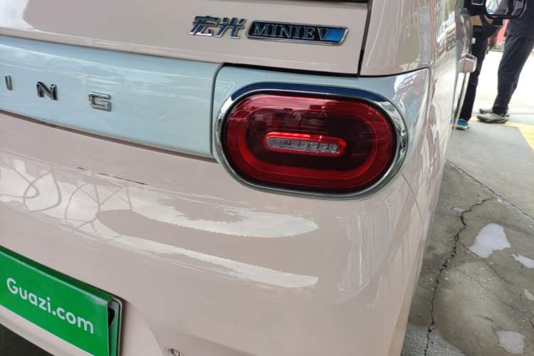 Used Wuling Hongguang MINIEV 2024 3rd Generation 215km Advanced Version Exterior 3