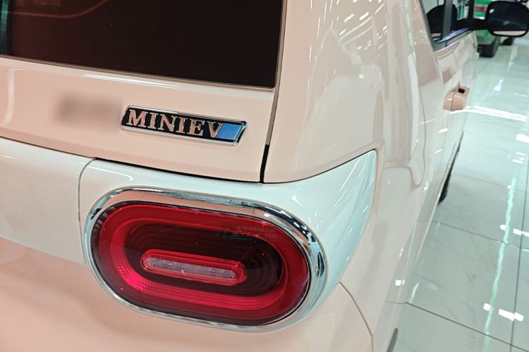 Used Wuling Hongguang MINIEV 2024 3rd Generation 215km Advanced Version Exterior 3