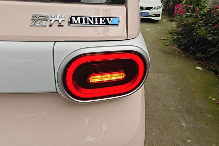 Used Wuling Hongguang MINIEV 2024 3rd Generation 215km Youth Edition Exterior 3