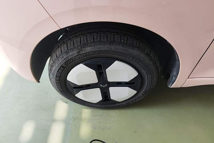 Used Wuling Hongguang MINIEV 2024 3rd Generation 215km Advanced Version Exterior 3