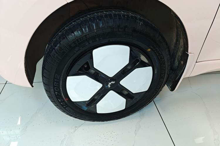 Used Wuling Hongguang MINIEV 2024 3rd Generation 215km Advanced Version Exterior 4