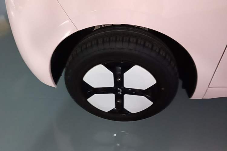Used Wuling Hongguang MINIEV 2024 3rd Generation 215km Advanced Version Exterior 4