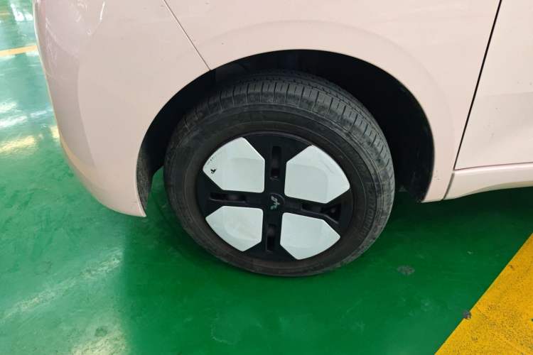 Used Wuling Hongguang MINIEV 2024 3rd Generation 170 km Exterior 4