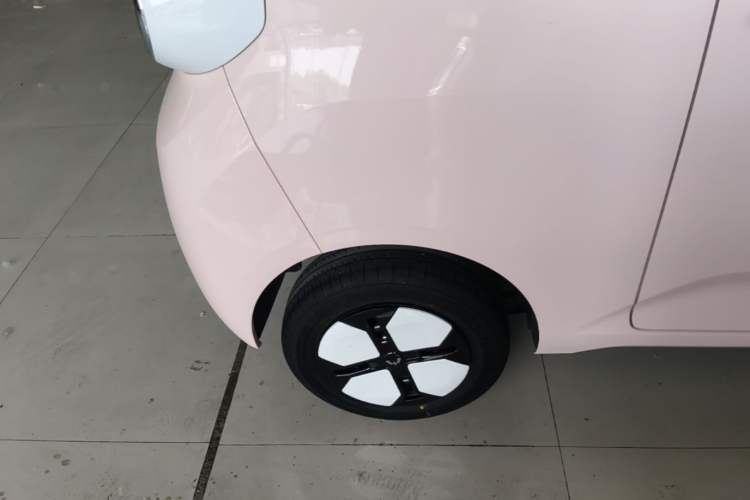 Used Wuling Hongguang MINIEV 2024 3rd Generation 215km Advanced Version Exterior 5