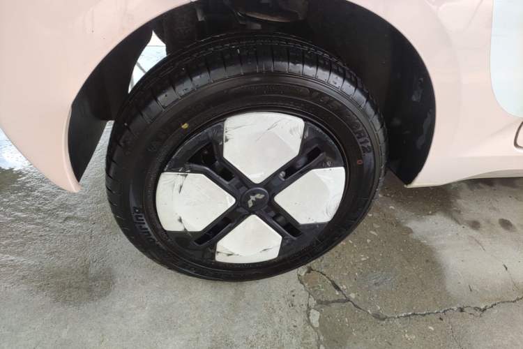 Used Wuling Hongguang MINIEV 2024 3rd Generation 215km Advanced Version Exterior 5