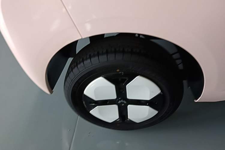 Used Wuling Hongguang MINIEV 2024 3rd Generation 215km Advanced Version Exterior 5