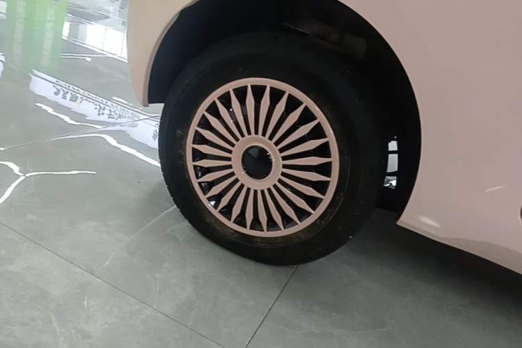 Used Wuling Hongguang MINIEV 2024 3rd Generation 170 km Exterior 5