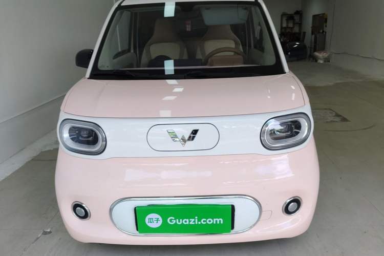 Used Wuling Hongguang MINIEV 2024 3rd Generation 215km Youth Edition Front