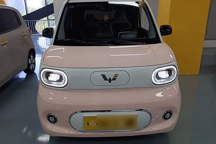 Used Wuling Hongguang MINIEV 2024 3rd Generation 215km Advanced Version Front