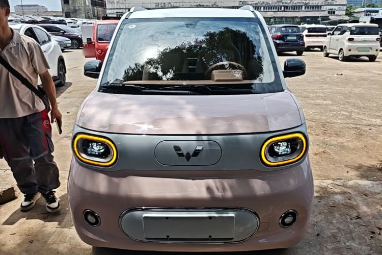 Used Wuling Hongguang MINIEV 2024 3rd Generation 215km Advanced Version Front