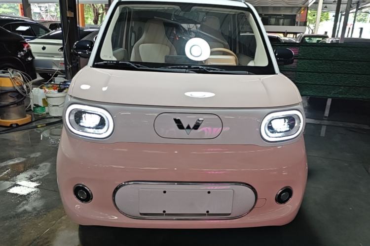 Used Wuling Hongguang MINIEV 2024 3rd Generation 215km Advanced Version Front